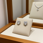 orecchini punto luce in oro bianco 18k e 2 diamanti naturali taglio cuore 0,30 ct