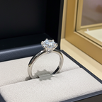 Anello solitario diamante naturale  1.50 ct certificato IGI D VVS1
