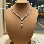 Collana tennis in oro bianco 18k e diamanti naturali taglio pera 37.50ct