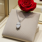 Collana  in oro 18k e diamante naturale pera certificato IGI 1.00ct D IF