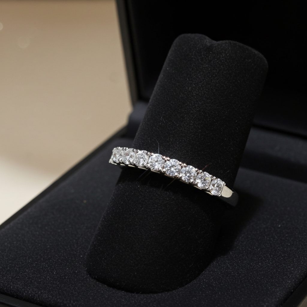 Anello veretta a 9 diamanti naturali 0.90 ct certificato IGI D VVS1
