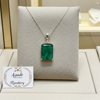 Collana in oro bianco 18k con smeraldo naturale colombiano 10.20ct