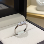 anello trilogy in oro bianco 18k con  3 diamanti naturali 0,99ct