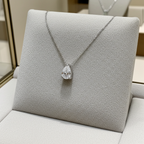 Collana punto luce in oro e diamante naturale pera 0.55ct