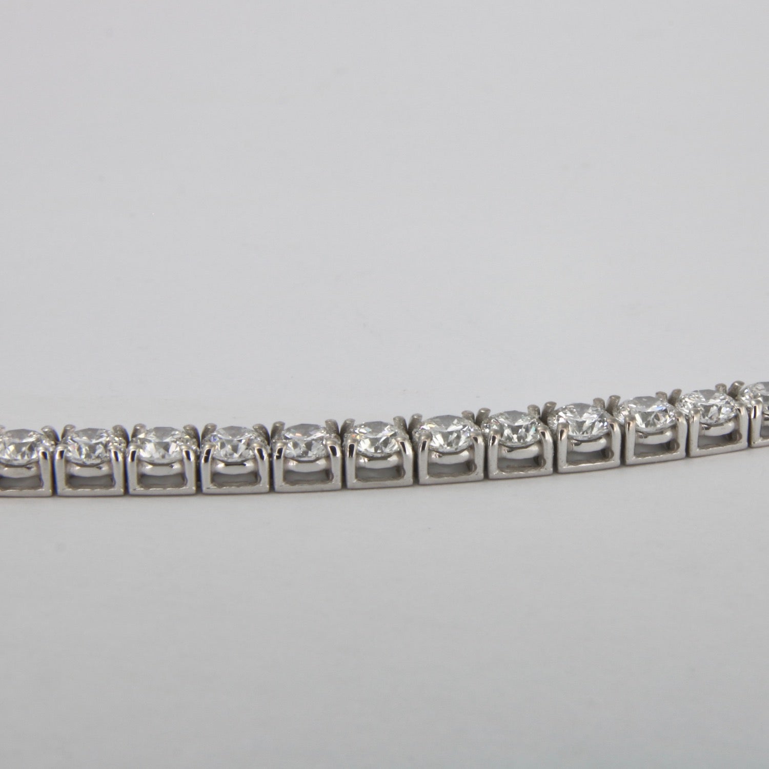 bracciale tennis in oro bianco 18k e diamanti naturali 6,85ct