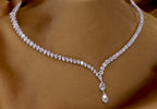 Collana tennis in oro bianco 18k e diamanti naturali taglio pera 37.50ct